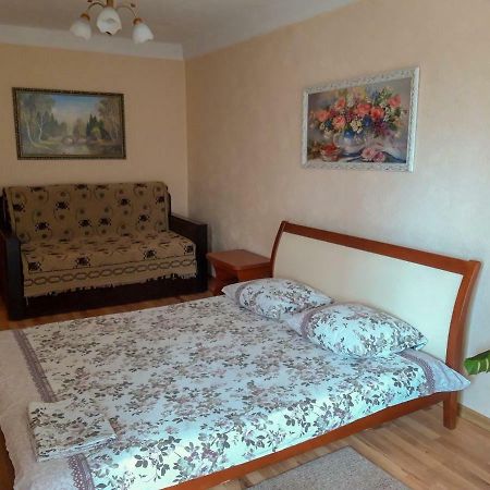 Apartment On Livoberezna Metro Station كييف المظهر الخارجي الصورة