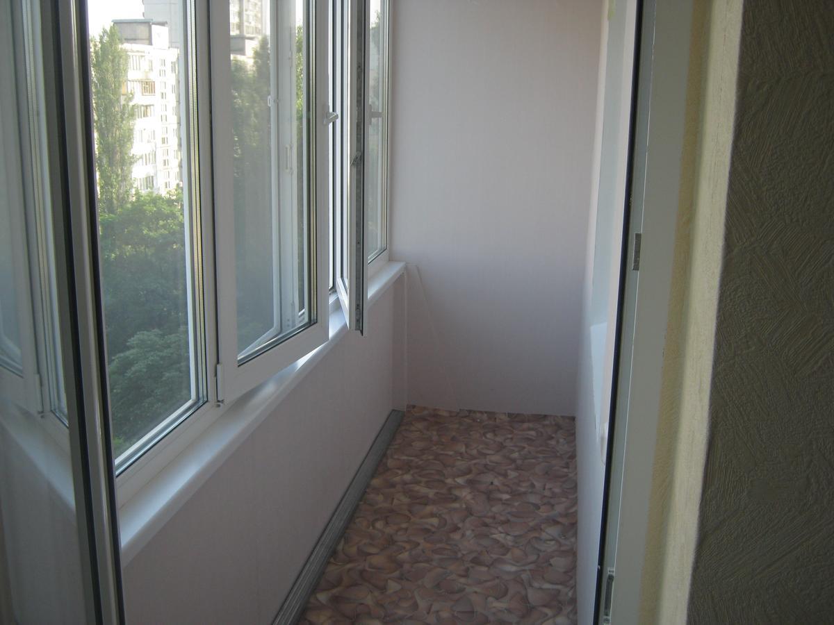 Apartment On Livoberezna Metro Station كييف المظهر الخارجي الصورة